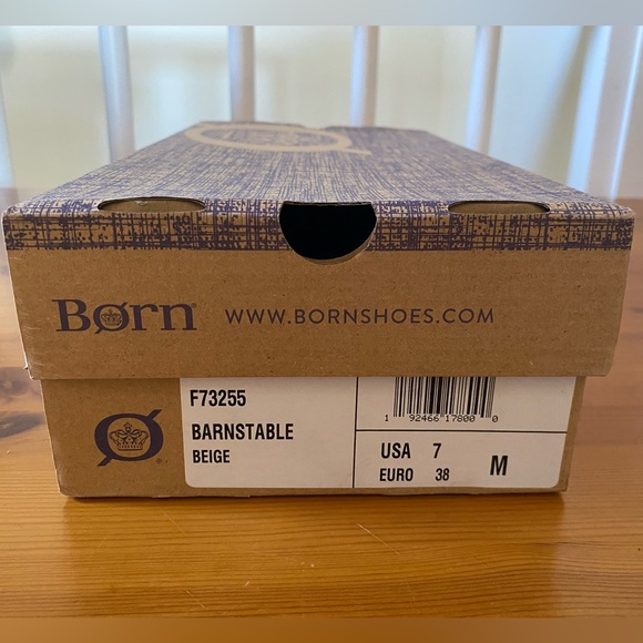 NIB Born “Barnstable” beige suede loafer, Size 7 - Picture 3 of 3